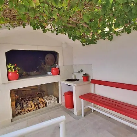 Macak Omiš